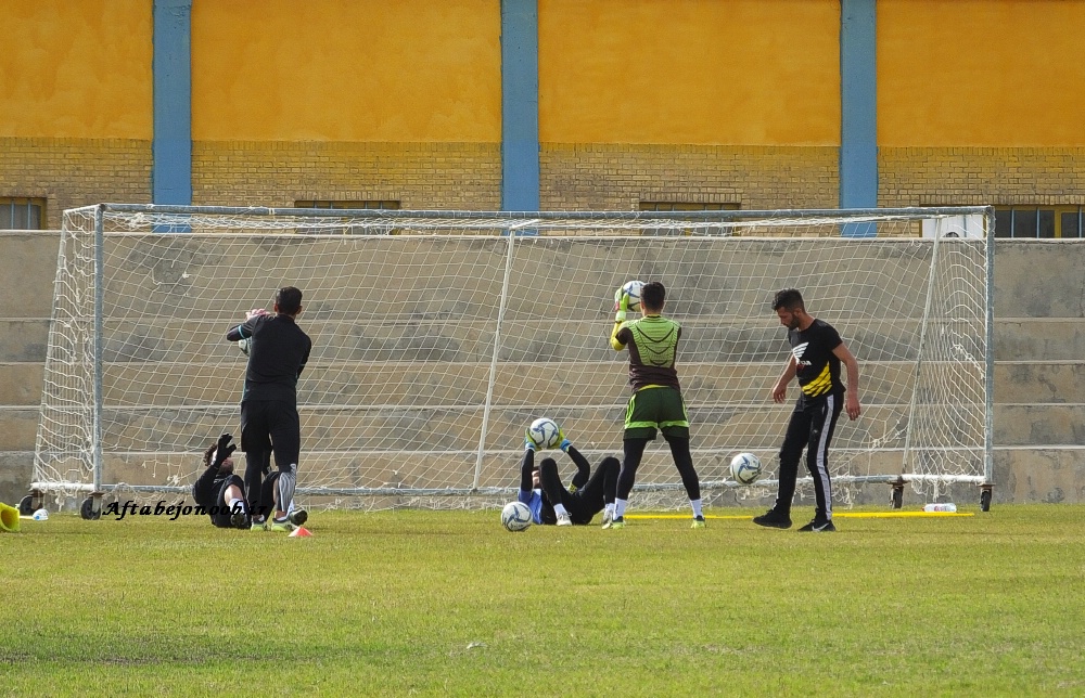 اولین تمرین تیم فوتبال نفت و گاز گچساران در سال جدید 55