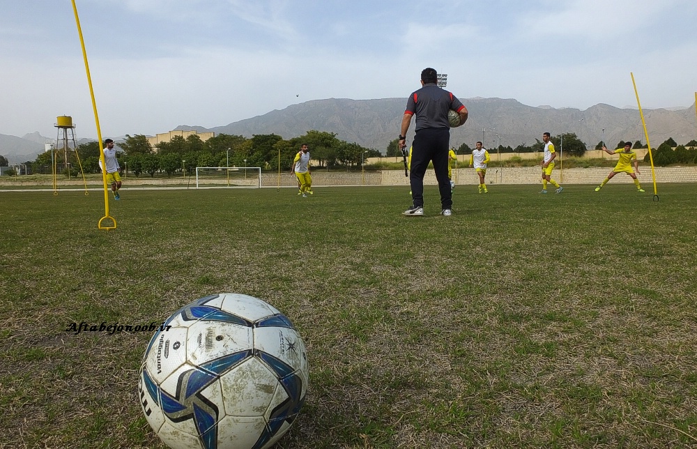 اولین تمرین تیم فوتبال نفت و گاز گچساران در سال جدید 72